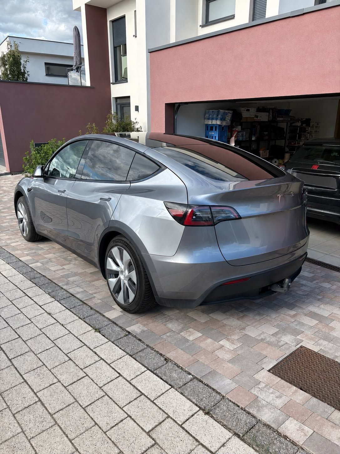 Tesla qq Model Y